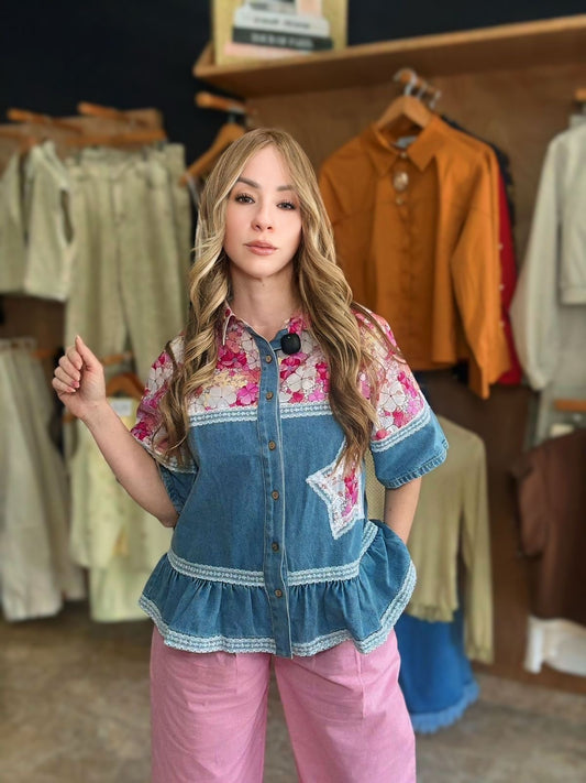Floral denim top 🌸