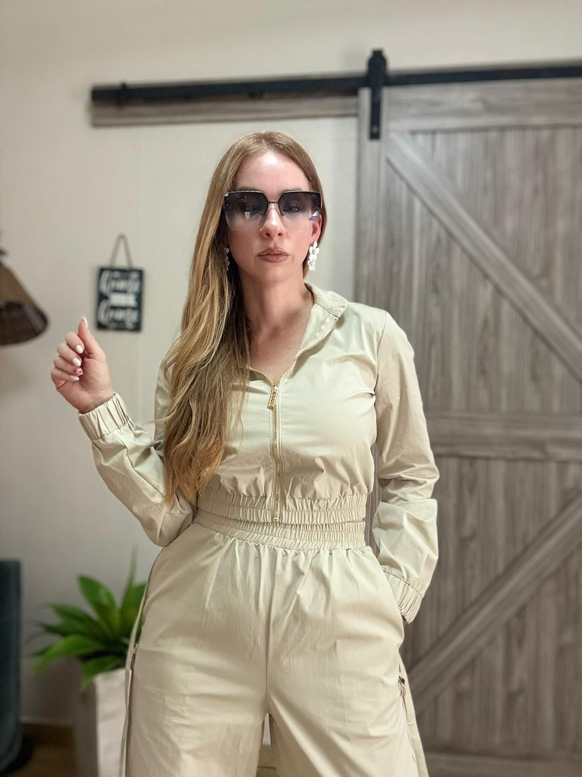 Beige cargo set