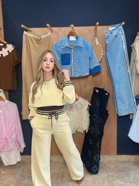 Yellow Travel set